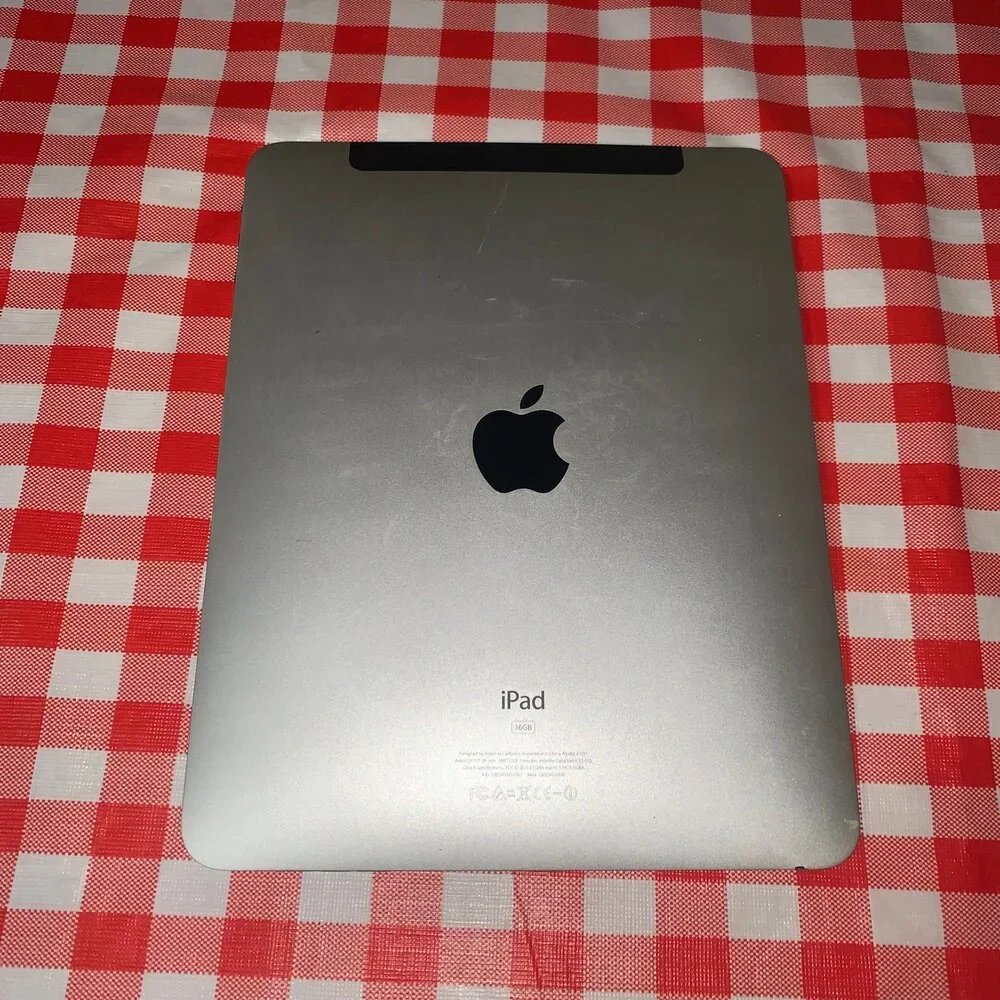 Apple iPad 1st Gen A1337 16GB Space Gray